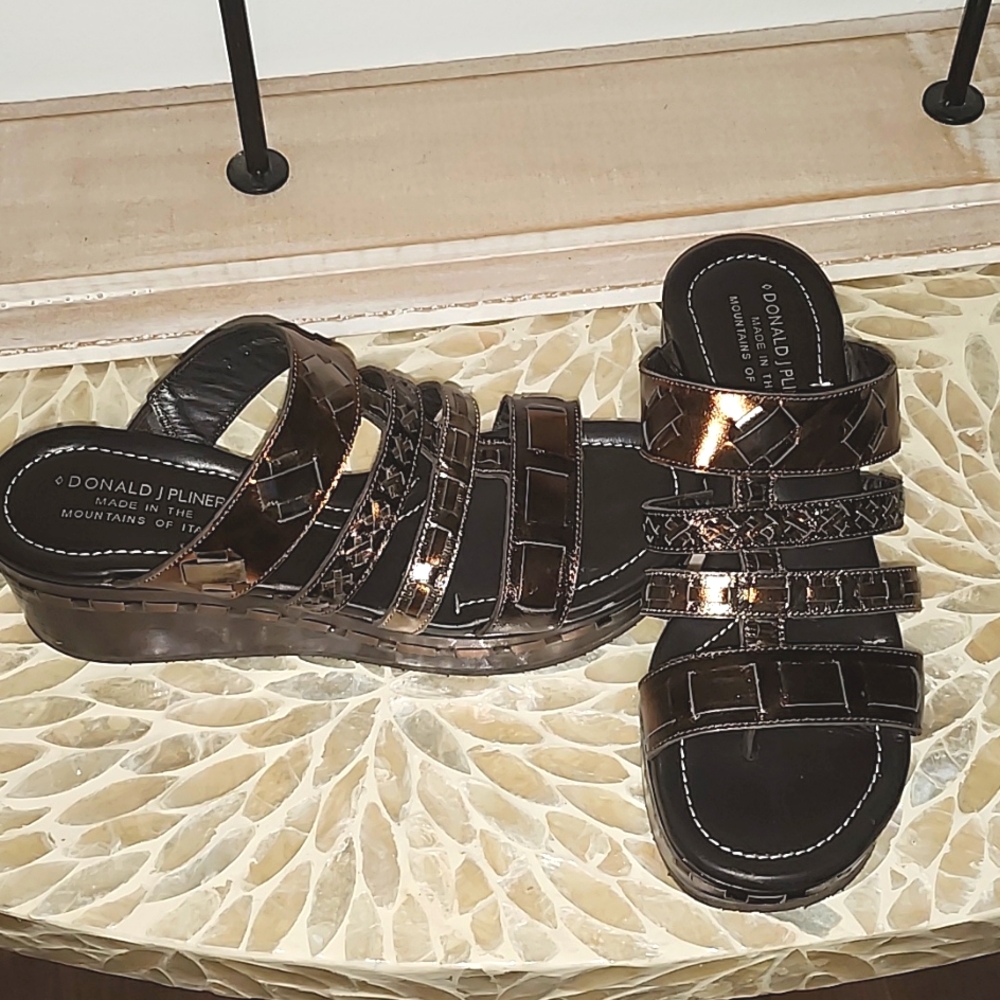 Donald j Pliner sandals